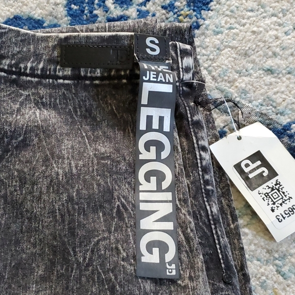 Joe's Jeans Mineral Wash Gray Zipper Ankle Legging - Picture 5 of 10